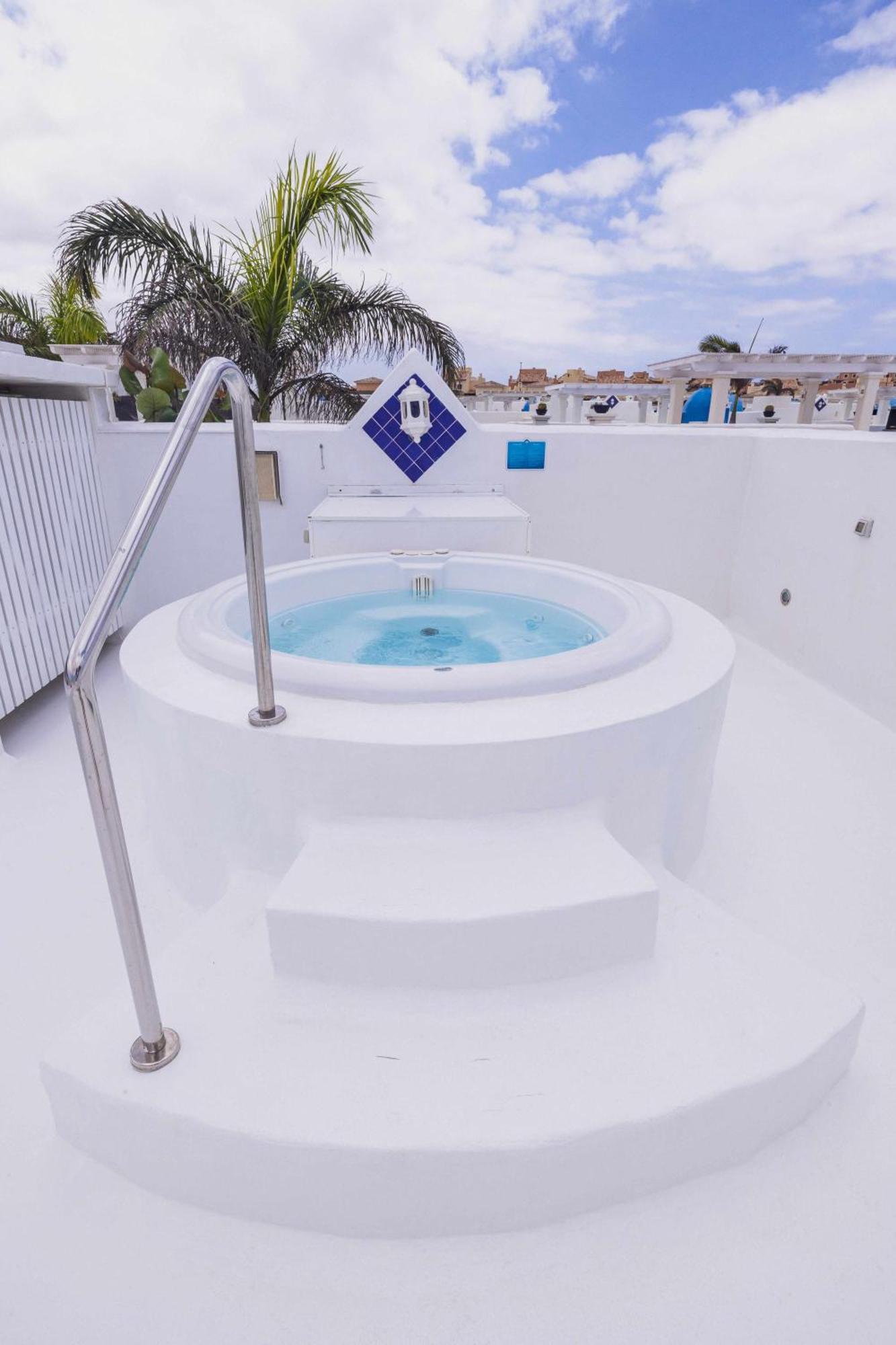Villa Tiguaro Piscina Climat Jacuzzy Ac Villa 9 12 Corralejo Exterior foto